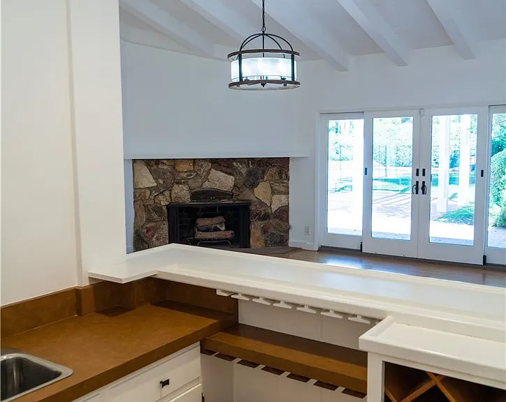 5054 Encino Ave — Photo 10