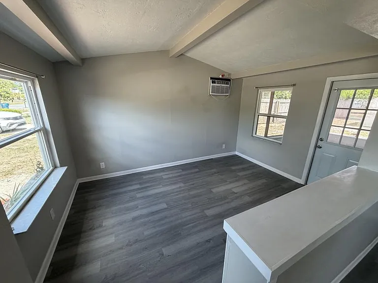 510 Stillwater Ave — Photo 4