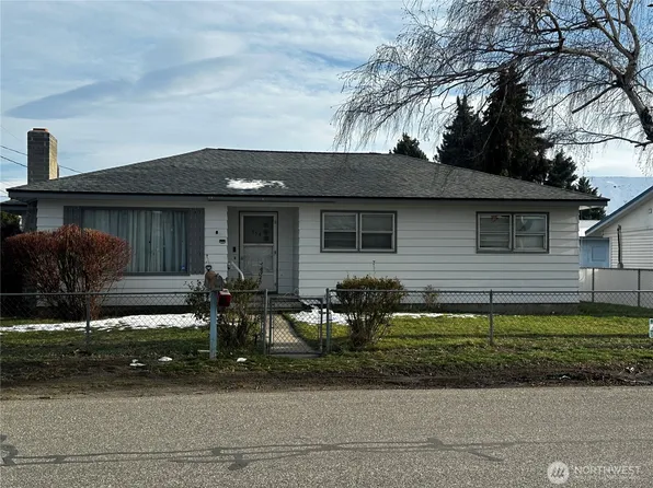 354 6th St NE, East Wenatchee, WA 98802