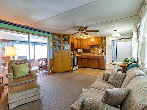 5th image of 980 7th St NW Lot 82