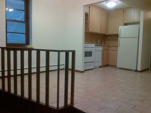 3rd image of 103 W 75th St APT 5