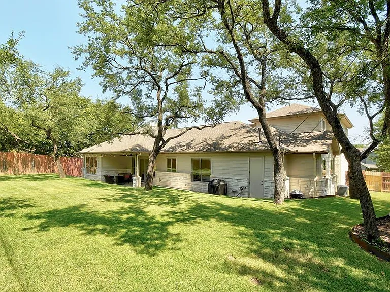 1006 Lipan Trl — Photo 31