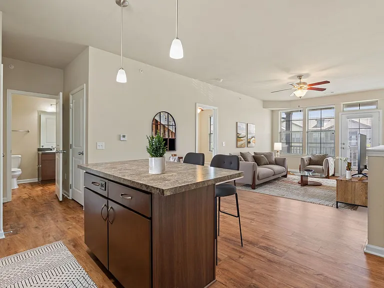 Duncan - 1 Bed / 1 Bath - 857 Sq.Ft.