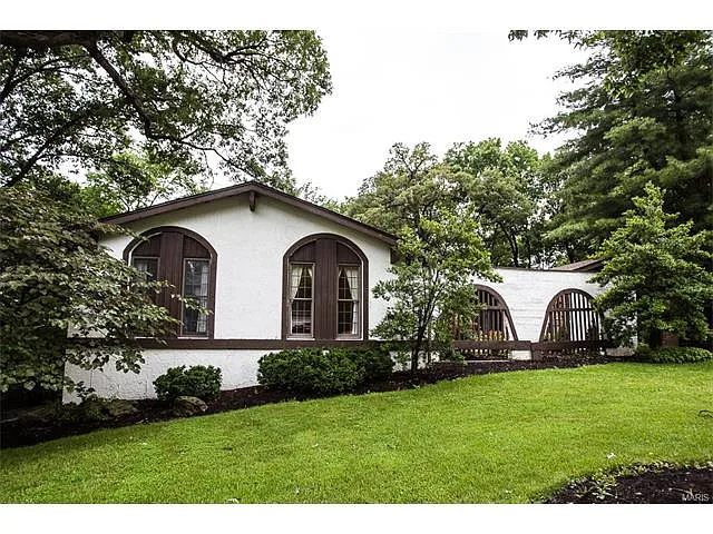607 Lalor Dr photo 1