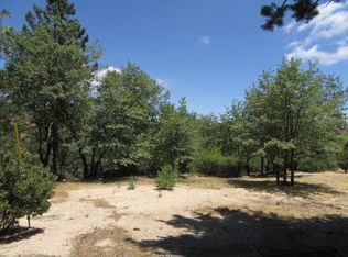 5 Manzanita Rd, Running Springs, CA 92382