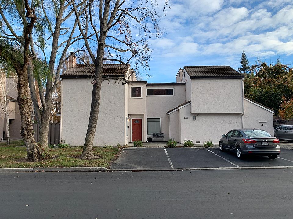 1st image of 2611 S Park Ln