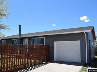 33 N Monkey Rd, Glenrock, WY 82637