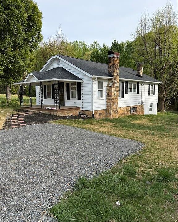 1st image of 5121 Center Rd