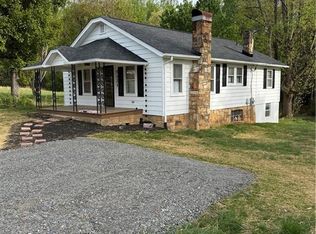 5121 Center Rd, Jonesville, NC 28642