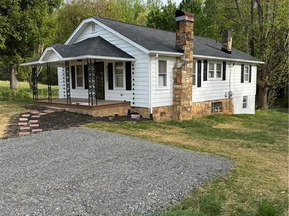 5121 Center Rd, Jonesville, NC 28642