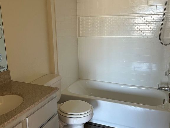 3rd image of 700 S Lake St APT 206