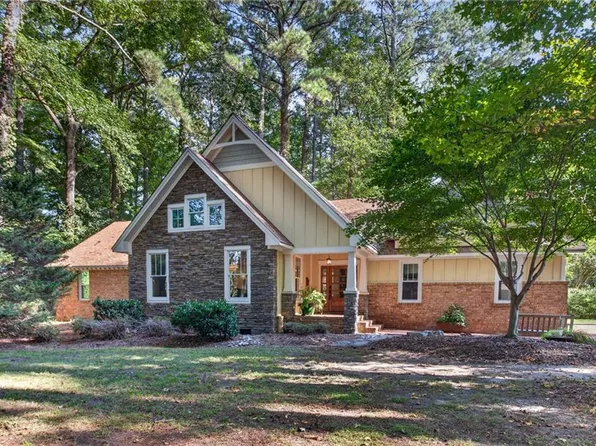 241 Sign Pine Rd, Chesapeake, VA 23322