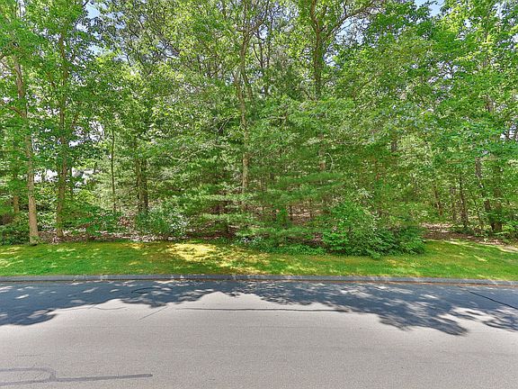 4th image of 6 Village Drive