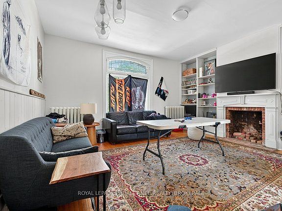 5th image of 162 Earl St