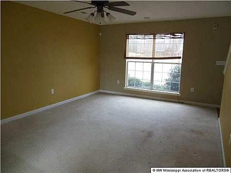 4th image of 100 Oakleigh Dr