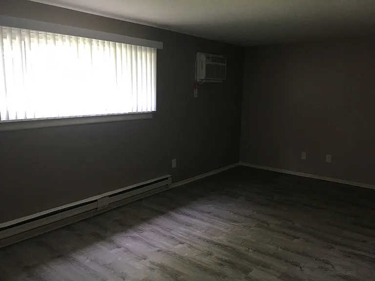 Stoney Creek Apartments — Photo 77