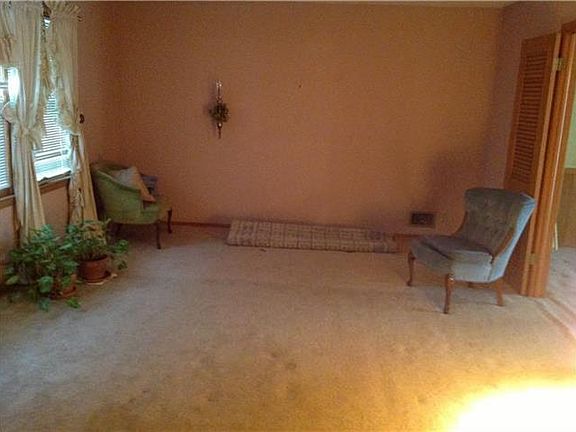4th image of 15406 E 37th Ter