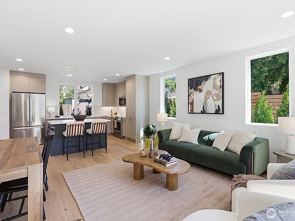 4th image of 2714 58th Avenue SW