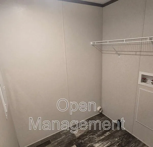511 E 1st St #72 — Photo 14