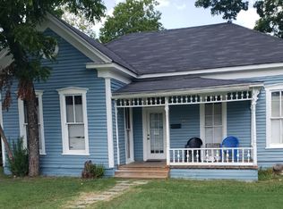 322 Shaw St, Taylor, TX 76574