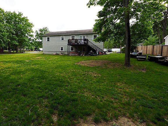 4th image of 304 Pond St
