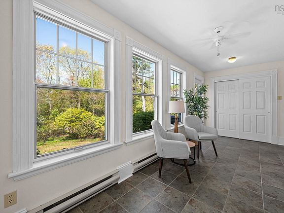3rd image of 54 Parkhill Rd