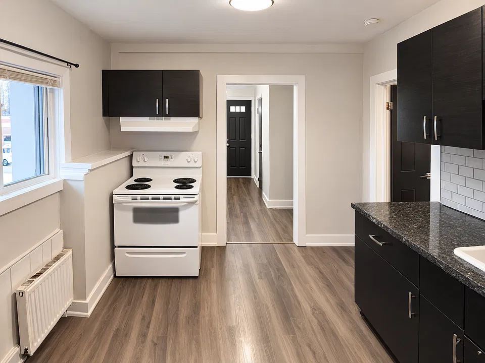 292 Welland Ave