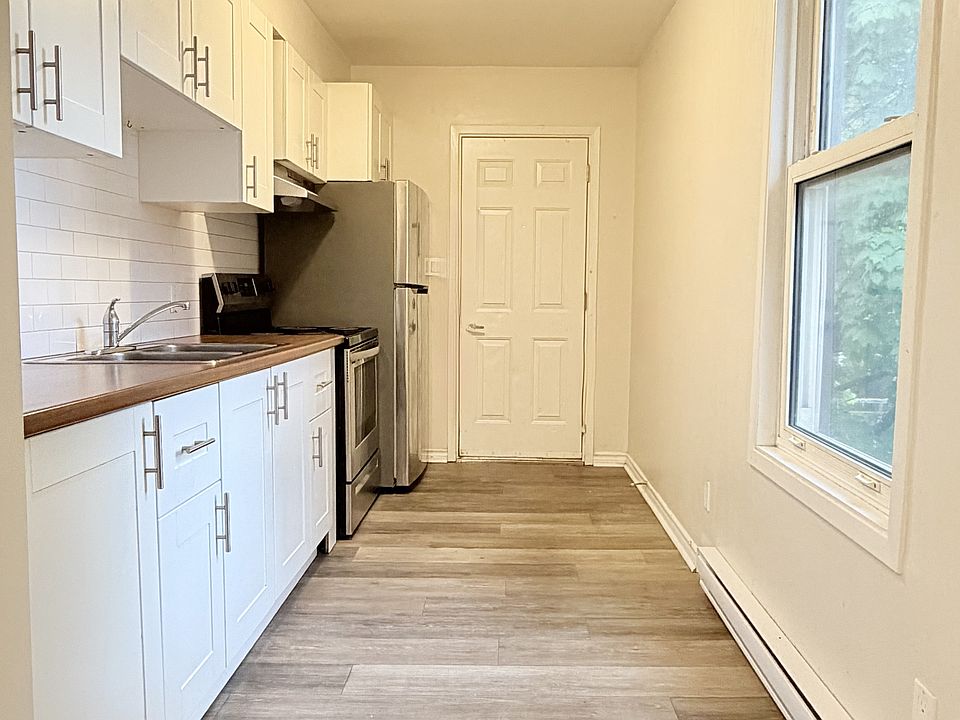 1st image of 686 Lincoln Rd #2