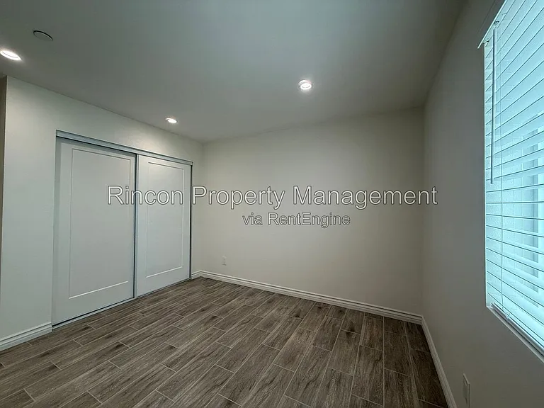 921 Aurora Dr #B — Photo 9