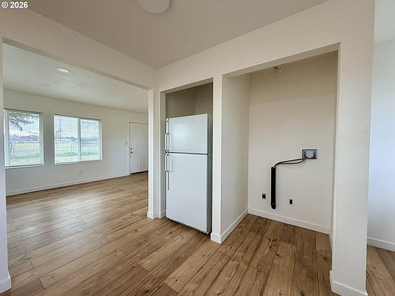 5th image of 32255 Baxter Rd