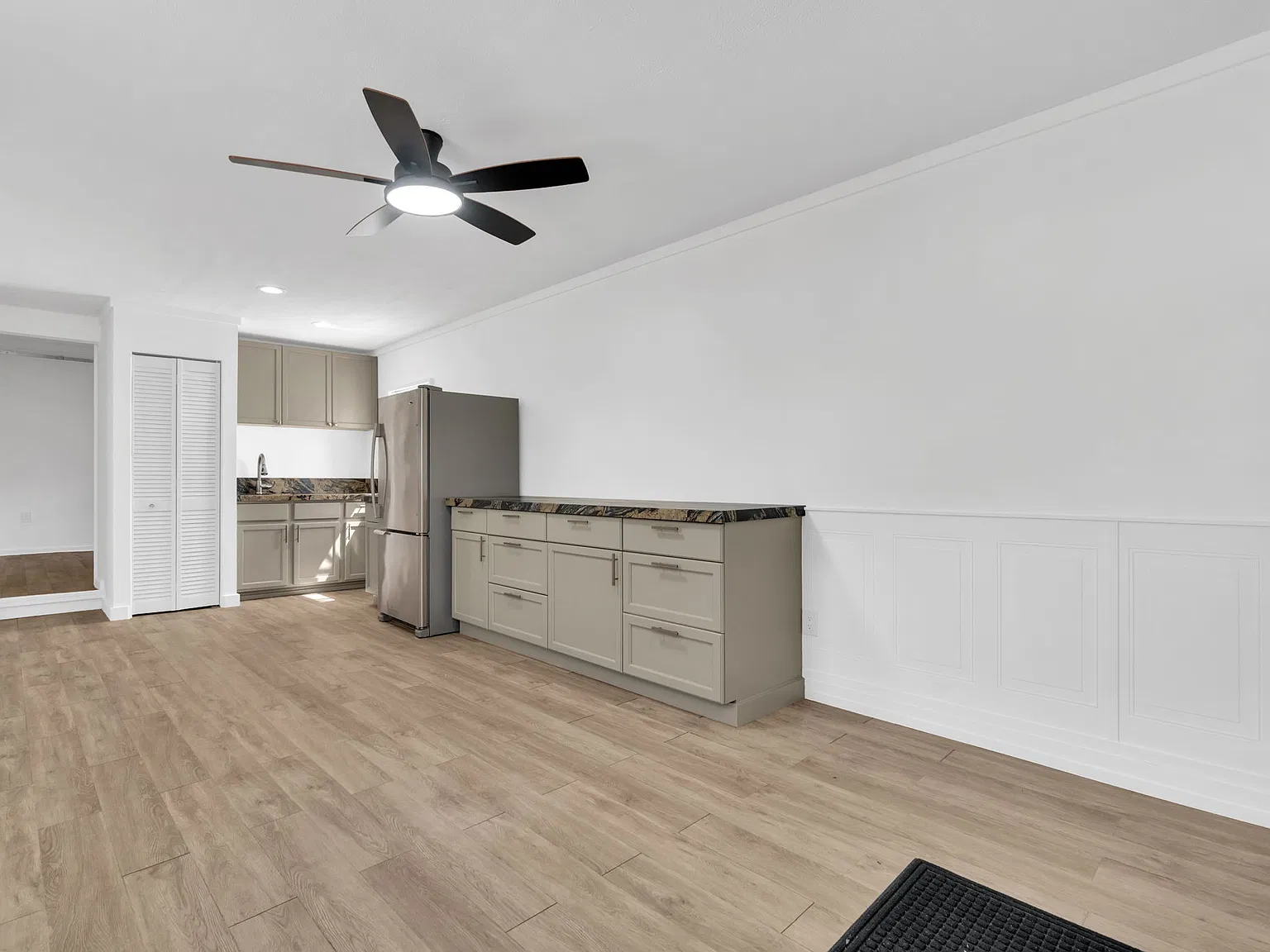 1 bed, 450 sqft, $2,100 — Photo 4
