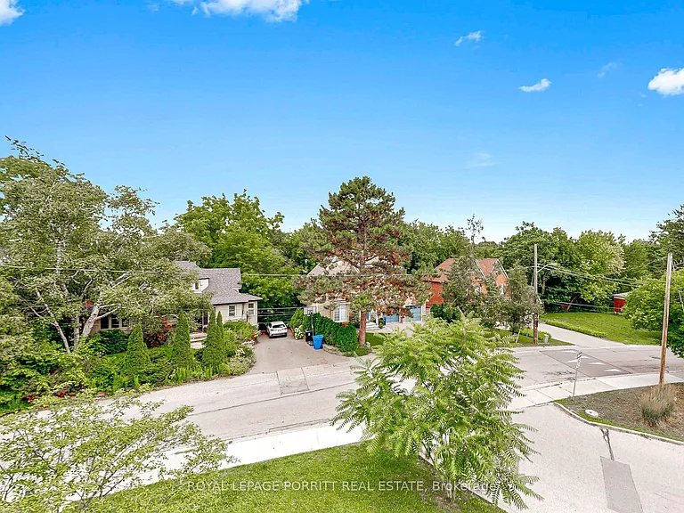9 Burnhamthorpe Cres #309 — Photo 41