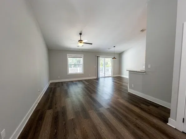 4 Arbor Ln, Saint Helena Island, SC 29920