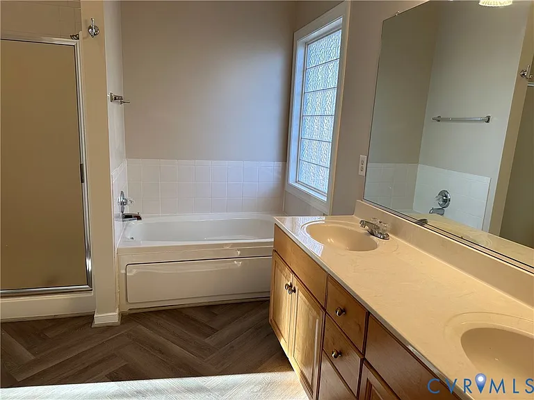 5219 Scotsglen Dr — Photo 32