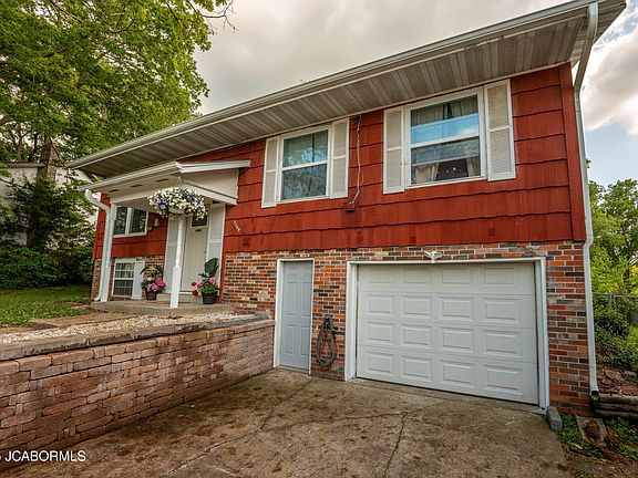 2nd image of 5104 Woodway Dr