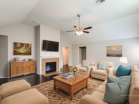 3rd image of 11523 Dahlia Dale Dr