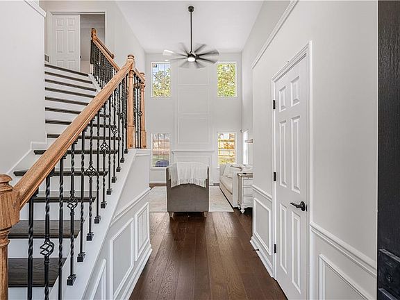 2nd image of 1065 Arborhill Ln