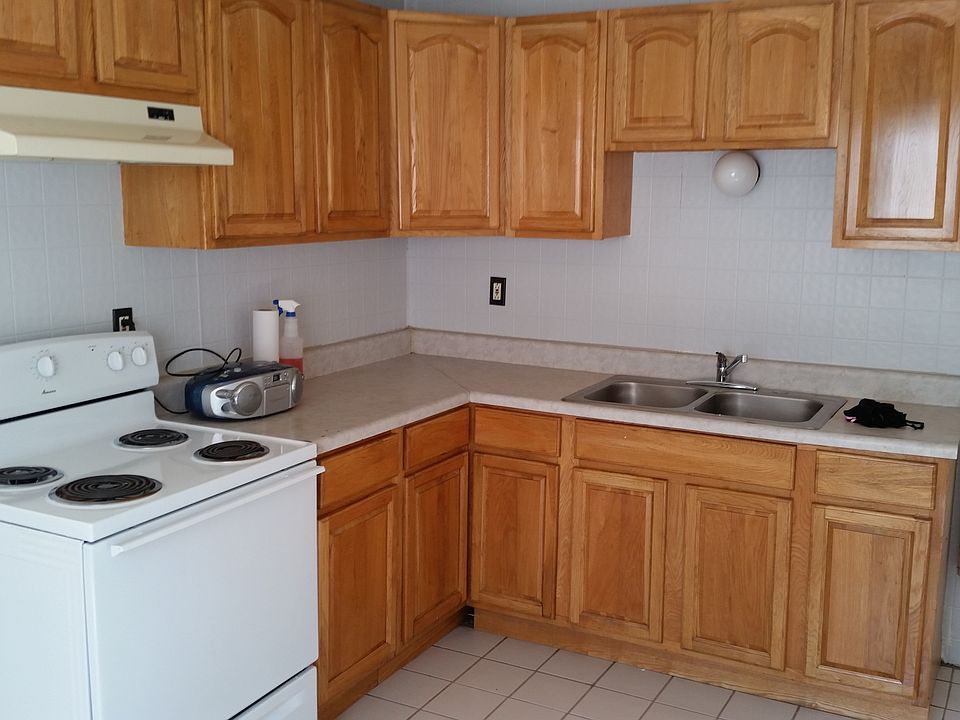 2nd image of 806 Saint Matthew Dr
