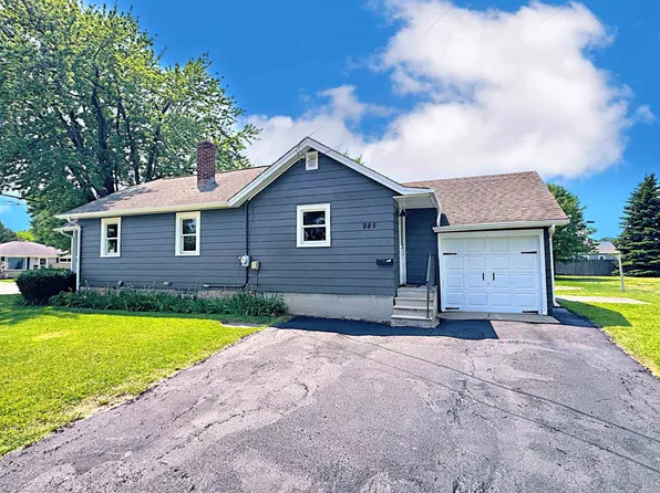 985 Higgins Ave, Neenah, WI 54956