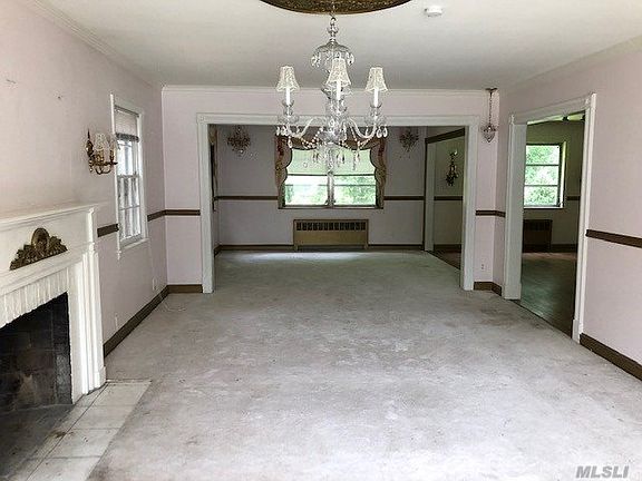 4th image of 15 Astor Ct