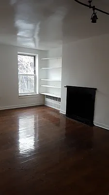 Rented by Choy Lin Yau, LREB | media 21