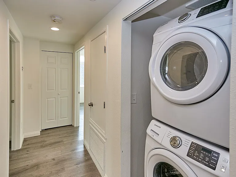 407 N Ardmore Ave #201 — Photo 8
