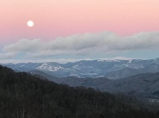 134 Rice Dr, Waynesville, NC 28785