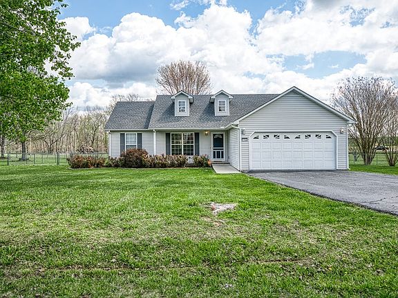 2nd image of 1722 Tyler Dr