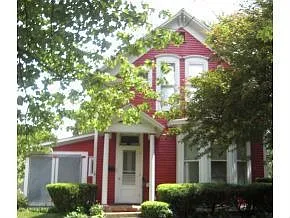 1022 N Center St photo 1