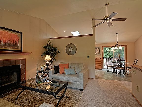 4th image of 17803 Robinhood Ln