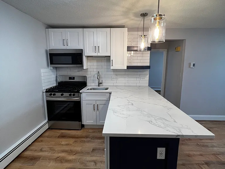 124 Vernon St — Photo 6