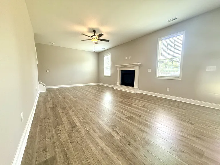 1752 Stackhouse Dr — Photo 9