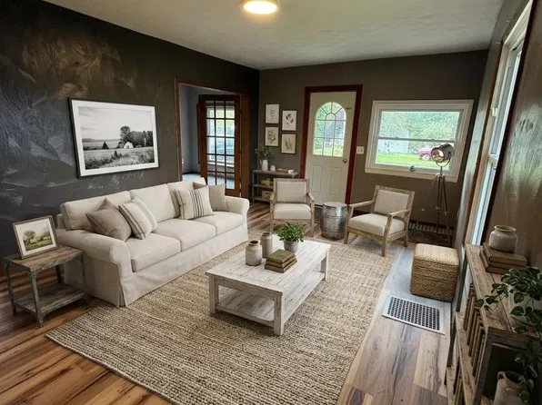 233 E Leroy St, Burlington, MI 49029
