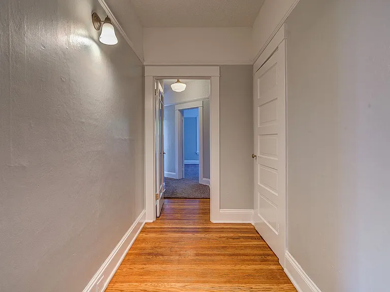 2110 NW Flanders St — Photo 23